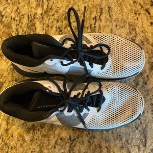 Nike Men’s Basketball Shoes EUC